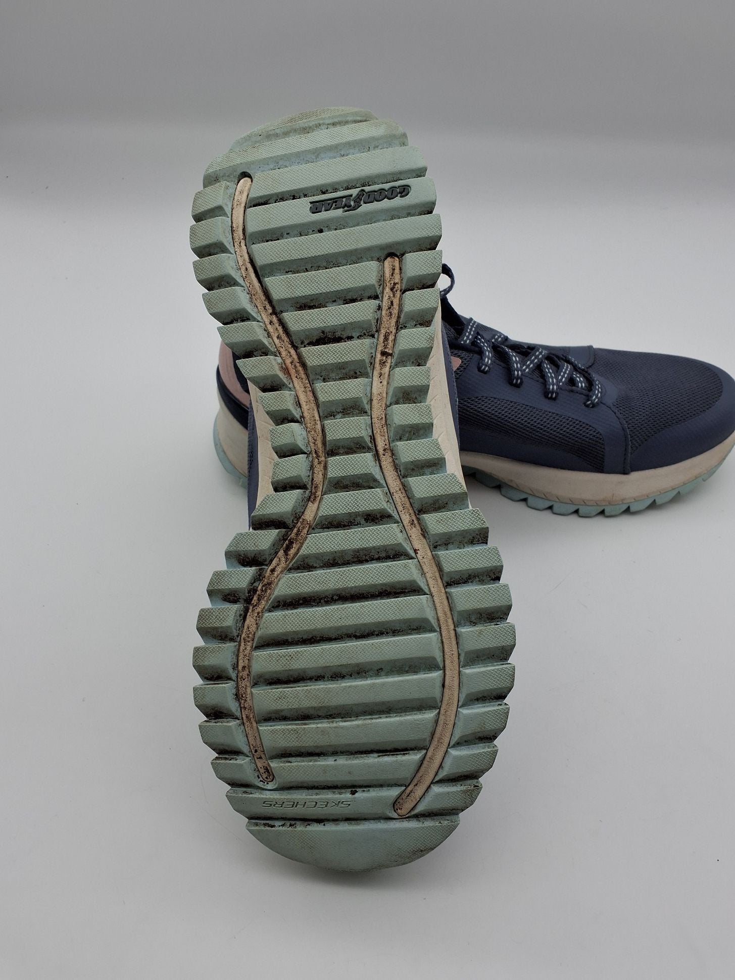 Sketchers Sneakers